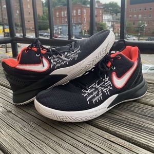 Mens Kyrie Flytrap 2's